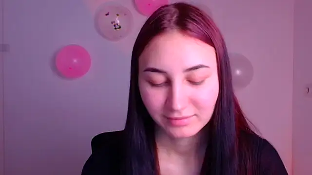 Snapshot of Jennifer_Blum chatting on 02/13/25, 09:20 Jennifer Blum online show from 02/13/25, 09:20