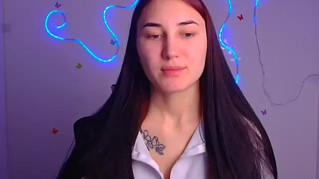 Snapshot of Jennifer_Blum chatting on 03/04/25, 01:06 Jennifer Blum online show from 03/04/25, 01:06