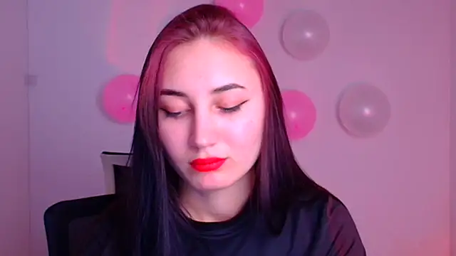 Snapshot of Jennifer_Blum chatting on 02/14/25, 02:28 Jennifer Blum online show from 02/14/25, 02:28