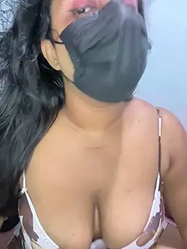 NOORA-GIRL online show from 12/15/25, 01:50