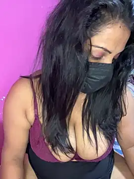 NOORA-GIRL online show from 11/18/25, 12:19