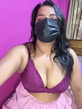 NOORA-GIRL online show from 11/05/25, 10:57