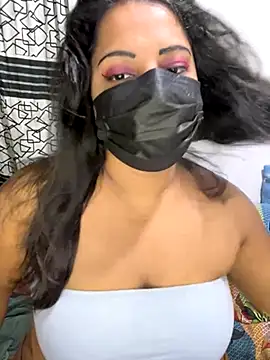 NOORA-GIRL online show from 12/04/25, 10:09