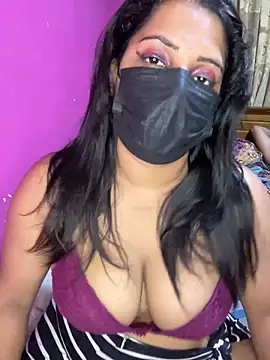 NOORA-GIRL online show from 11/19/25, 12:32