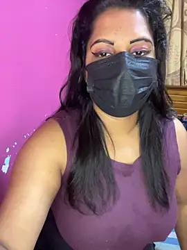 NOORA-GIRL online show from 11/17/25, 01:53