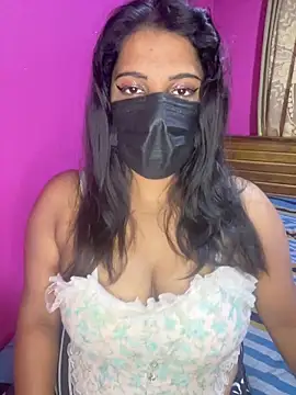 NOORA-GIRL online show from 10/21/25, 04:34