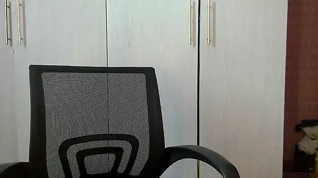 Snapshot of Destiny_Desire chatting on 01/07/26, 06:57 Destiny Desire online show from 01/07/26, 06:57