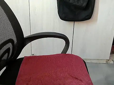 Destiny Desire online show from 12/04/25, 10:42