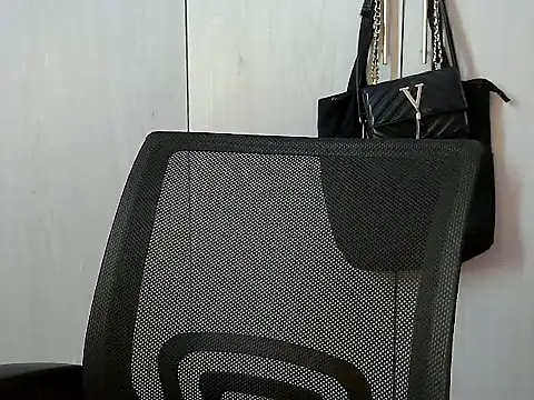 Destiny Desire online show from 10/06/25, 02:02