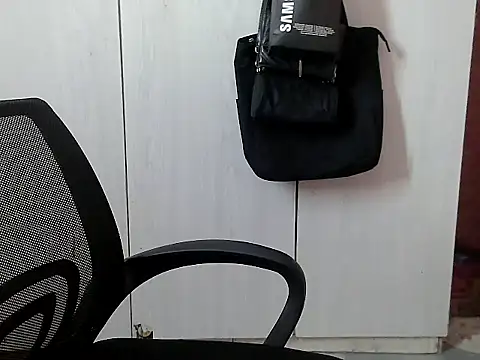 Destiny Desire online show from 11/12/25, 06:23