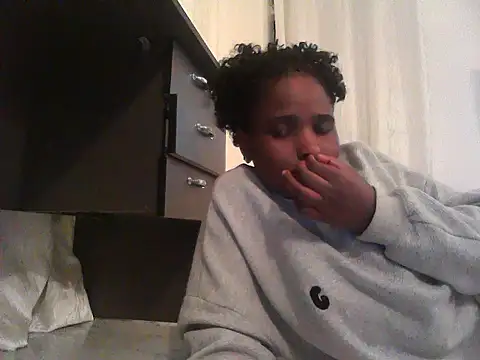 Snapshot of candybabe_ chatting on 07/17/26, 08:28 candybabe online show from 07/17/26, 08:28