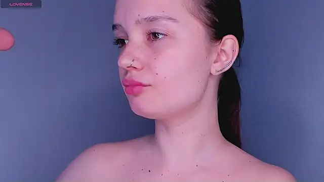 bitchpeace  online show from 04/18/26, 07:58