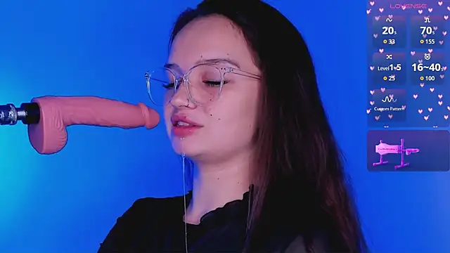 bitchpeace  online show from 11/08/25, 04:10