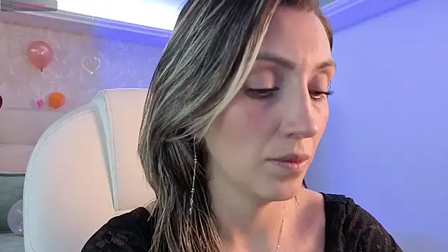 Snapshot of anny_sweet72 chatting on 02/16/26, 12:15 anny sweet72 online show from 02/16/26, 12:15