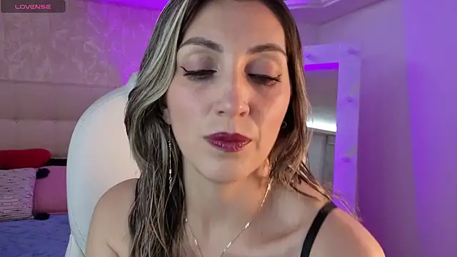 Snapshot of anny_sweet72 chatting on 02/05/26, 12:23 anny sweet72 online show from 02/05/26, 12:23