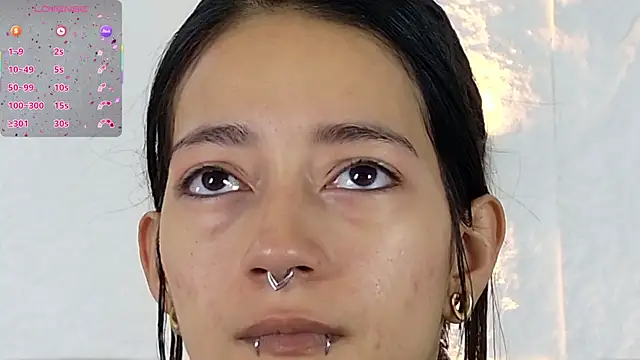 Snapshot of zorravioletta1 chatting on 11/25/25, 12:05 zorravioletta1 online show from 11/25/25, 12:05