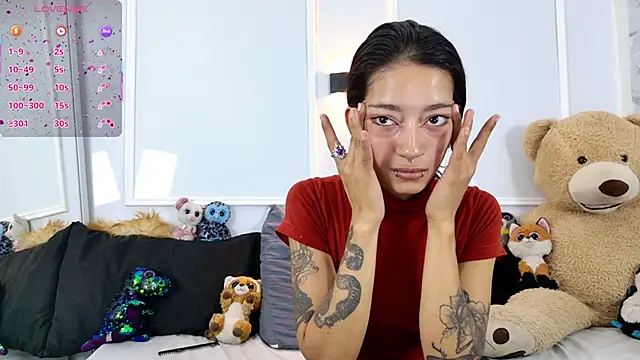 Snapshot of zorravioletta1 chatting on 02/12/26, 01:22 zorravioletta1 online show from 02/12/26, 01:22