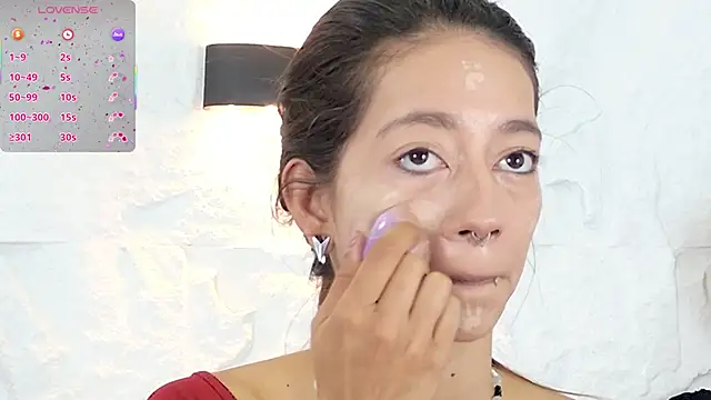 Snapshot of zorravioletta1 chatting on 10/29/25, 12:15 zorravioletta1 online show from 10/29/25, 12:15