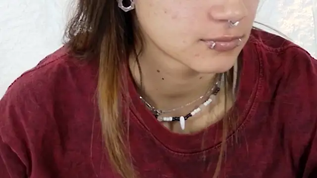 Snapshot of zorravioletta1 chatting on 11/15/25, 12:20 zorravioletta1 online show from 11/15/25, 12:20