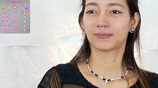 Snapshot of zorravioletta1 chatting on 11/07/25, 12:31 zorravioletta1 online show from 11/07/25, 12:31