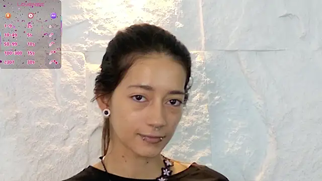 Snapshot of zorravioletta1 chatting on 01/06/26, 12:20 zorravioletta1 online show from 01/06/26, 12:20