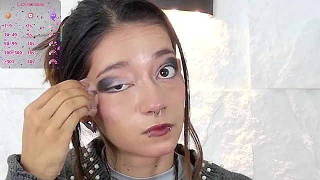 Snapshot of zorravioletta1 chatting on 10/24/25, 12:26 zorravioletta1 online show from 10/24/25, 12:26