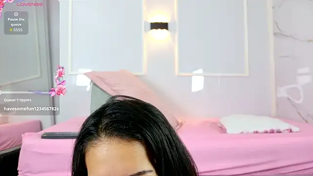 zorravioletta1 online show from 04/15/26, 11:59