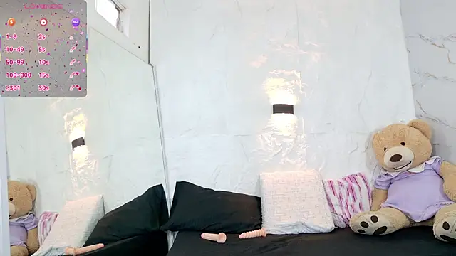 Snapshot of zorravioletta1 chatting on 12/17/25, 11:48 zorravioletta1 online show from 12/17/25, 11:48