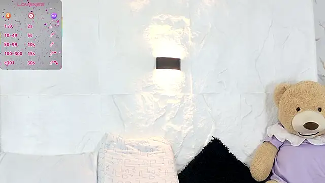 Snapshot of zorravioletta1 chatting on 11/08/25, 11:47 zorravioletta1 online show from 11/08/25, 11:47