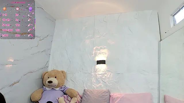 Snapshot of zorravioletta1 chatting on 12/02/25, 12:18 zorravioletta1 online show from 12/02/25, 12:18