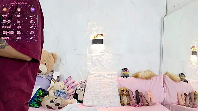 Snapshot of zorravioletta1 chatting on 12/03/25, 11:42 zorravioletta1 online show from 12/03/25, 11:42