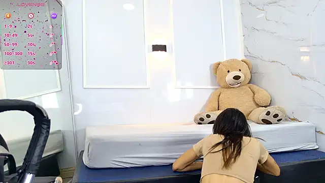 Snapshot of zorravioletta1 chatting on 02/13/26, 12:38 zorravioletta1 online show from 02/13/26, 12:38