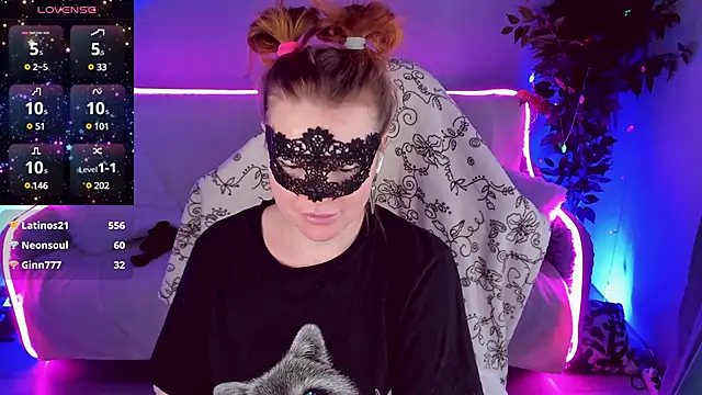 Sexy-Housewife online show from 02/06/25, 12:04