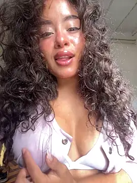 Snapshot of Marie_Rose chatting on 09/17/25, 12:40 Marie Rose online show from 09/17/25, 12:40