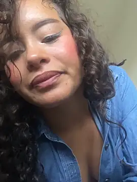 Snapshot of Marie_Rose chatting on 10/03/25, 07:37 Marie Rose online show from 10/03/25, 07:37