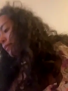 Snapshot of Marie_Rose chatting on 10/12/25, 09:16 Marie Rose online show from 10/12/25, 09:16