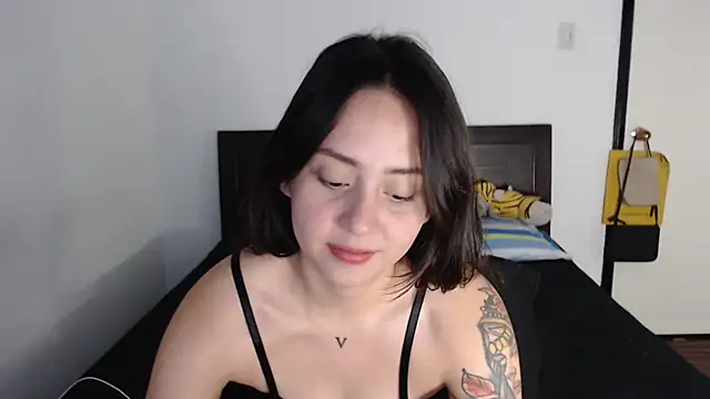 Snapshot of rebecca_collin chatting on 10/07/25, 10:55 rebecca collin online show from 10/07/25, 10:55