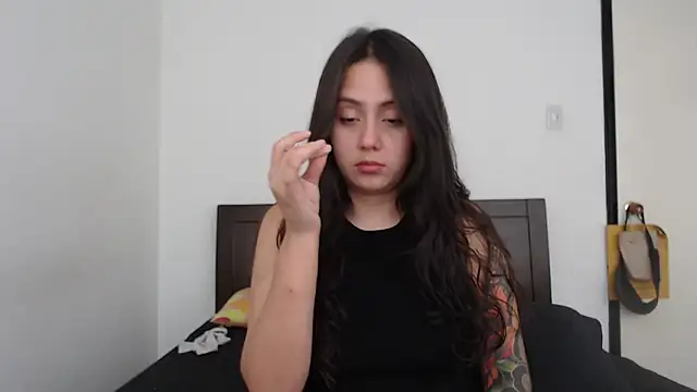 rebecca collin online show from 12/17/25, 08:47