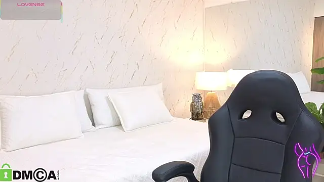 ISA  CUTEE online show from 12/03/25, 03:29