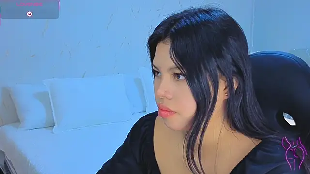 Snapshot of ISA__CUTEE chatting on 10/06/25, 03:29 ISA CUTEE online show from 10/06/25, 03:29