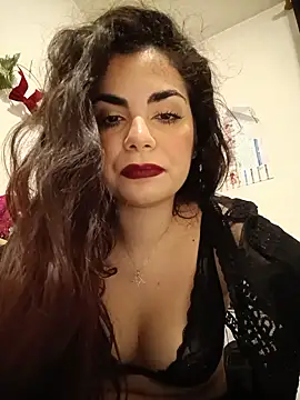 Snapshot of Saturnia_Yvonne chatting on 01/04/25, 11:38 Saturnia Yvonne online show from 01/04/25, 11:38