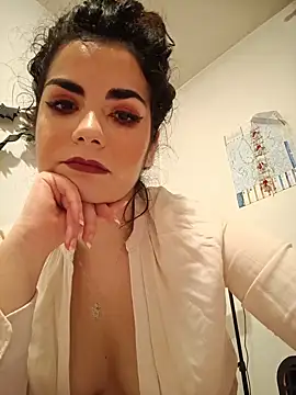 Snapshot of Saturnia_Yvonne chatting on 02/25/25, 06:33 Saturnia Yvonne online show from 02/25/25, 06:33