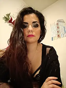 Snapshot of Saturnia_Yvonne chatting on 01/24/25, 06:04 Saturnia Yvonne online show from 01/24/25, 06:04