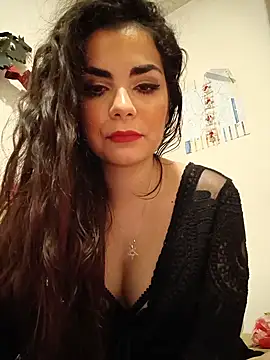 Snapshot of Saturnia_Yvonne chatting on 03/07/25, 11:49 Saturnia Yvonne online show from 03/07/25, 11:49