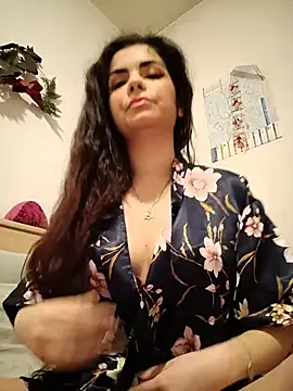 Snapshot of Saturnia_Yvonne chatting on 02/20/25, 04:58 Saturnia Yvonne online show from 02/20/25, 04:58