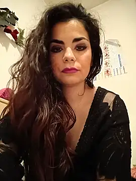 Snapshot of Saturnia_Yvonne chatting on 03/06/25, 05:54 Saturnia Yvonne online show from 03/06/25, 05:54