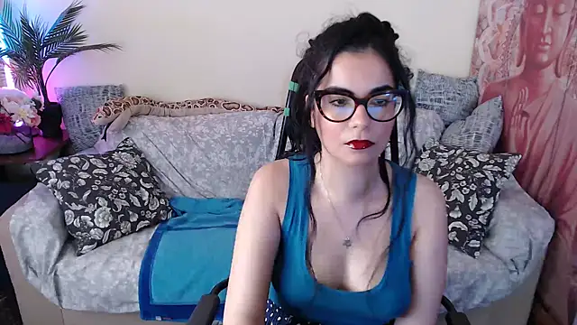 Snapshot of Saturnia_Yvonne chatting on 10/09/25, 09:43 Saturnia Yvonne online show from 10/09/25, 09:43