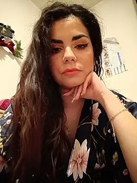 Snapshot of Saturnia_Yvonne chatting on 02/21/25, 12:05 Saturnia Yvonne online show from 02/21/25, 12:05