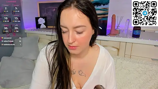 Snapshot of Kruela_Eva chatting on 03/22/25, 02:48 Kruela Eva online show from 03/22/25, 02:48