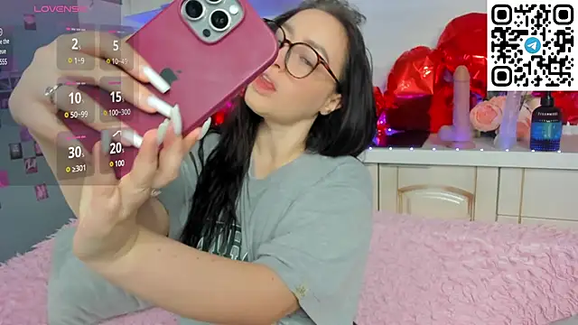 Snapshot of Kruela_Eva chatting on 02/15/25, 11:36 Kruela Eva online show from 02/15/25, 11:36